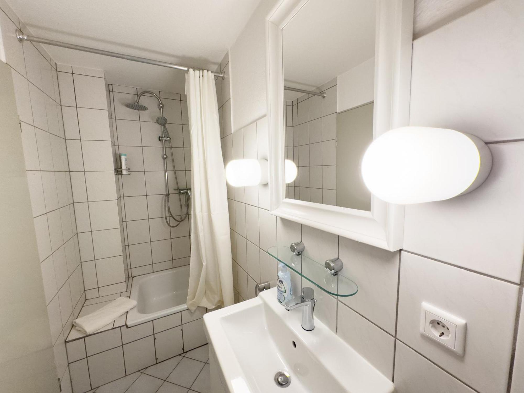 Schoene Wohnung Fuer 4 Gaeste An Der Eilenriede Mit Kostenlosen Parkplaetzen Hannover Eksteriør billede